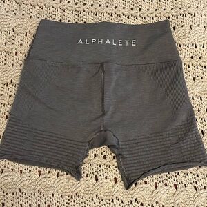 ALPHALETE amplify scrunch shorts Women’s Sz XL Gray Athletics Choice performance